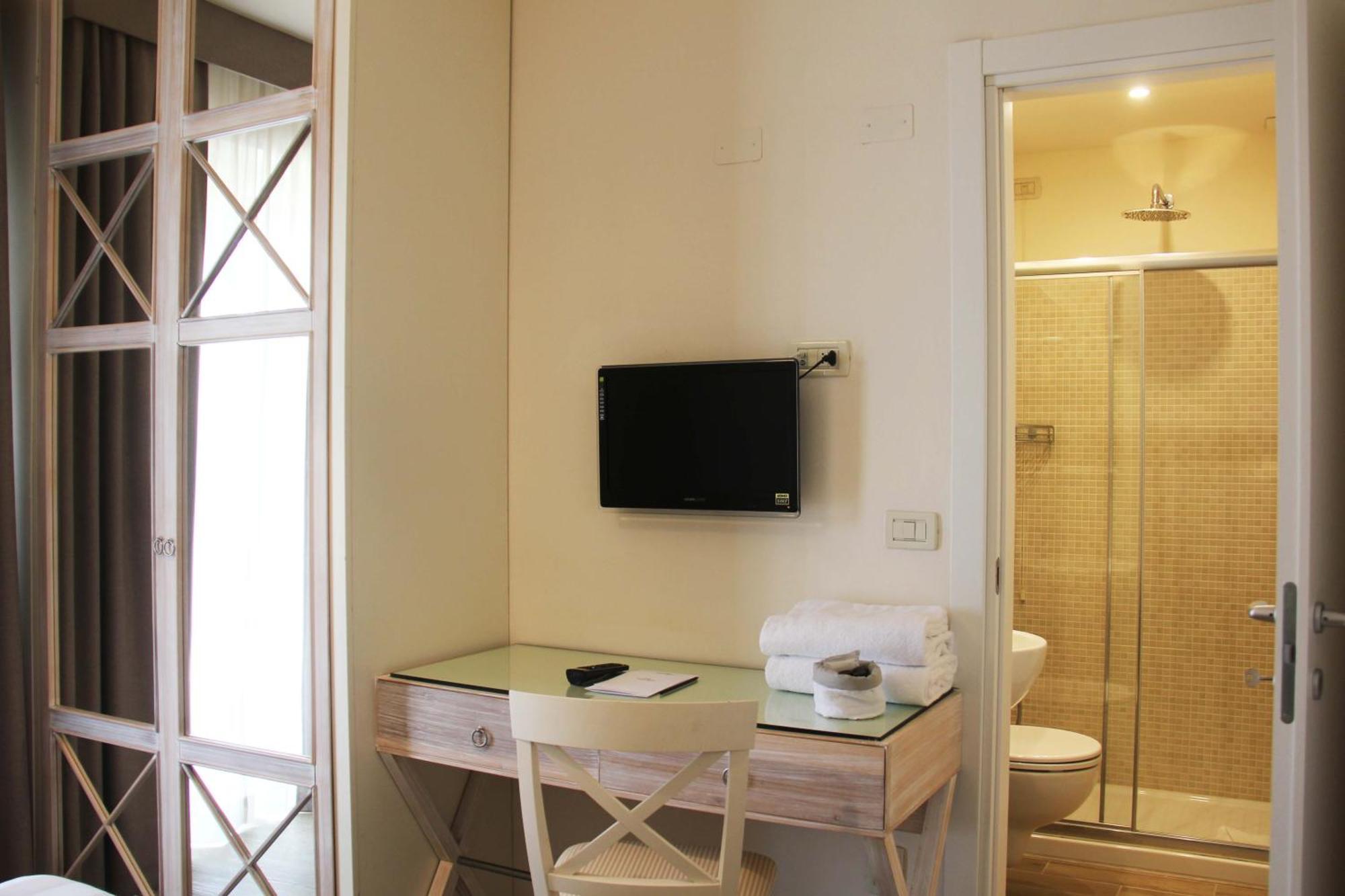 Hotel Bijou Форте дей Марми Стая снимка