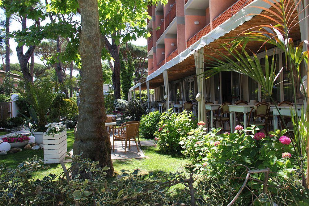 Hotel Bijou Форте дей Марми Екстериор снимка